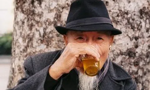 Đột quỵ rất “sợ” người thường uống nước vào giờ này: Thải sạch độc tố cả cơ thể, ngủ dậy thấy khỏe như vâm