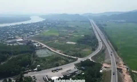 Nút giao cao tốc 300 tỷ đồng ‘sốt ruột’ chờ mặt bằng