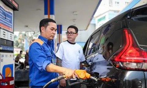 Giá xăng, dầu đồng loạt tăng