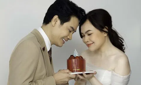 MC Hồng Phúc VTV làm điều đặc biệt tặng vợ diễn viên nhân 27 năm yêu và cưới