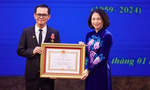 4 NSND và đạo diễn phim bom tấn của Việt Nam được trao Huân chương Lao động là ai?