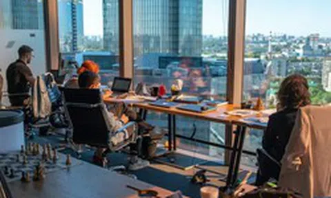 Công ty thưởng 52 triệu đồng/quý nếu nhân viên chịu đến văn phòng làm việc