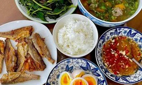 Tại sao người xưa dặn "nấu cơm không được mở nắp nồi quá 3 lần"?
