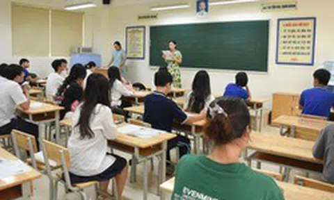 Cục A03 cảnh báo gian lận tinh vi kỳ thi THPT: Thí sinh đeo tai nghe siêu nhỏ chỉ bằng hạt gạo