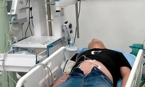 Chàng trai 24 tuổi phải rửa ruột vì sáng tỉnh dậy bỗng có 150 viên thuốc trong bụng