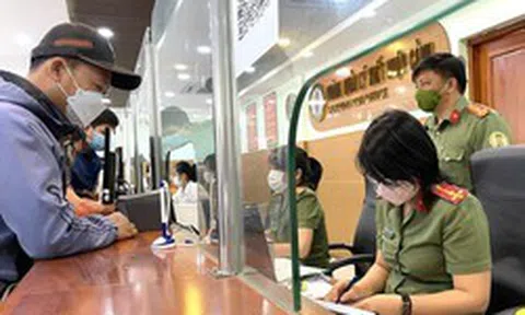 Cục Thuế thông báo: Những người có tên sau ở TPHCM, Hà Nội và một số địa phương khác bị tạm hoãn xuất cảnh