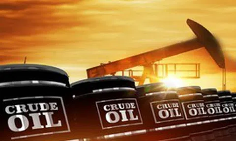 Thị trường dầu thô nóng trở lại