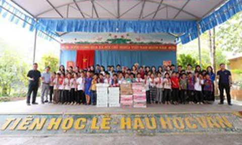 Các nữ sinh Đại Nam viết tiếp hành trình yêu thương giữa núi rừng Hà Giang