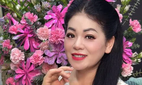 Tiến sĩ Anh Thơ trẻ đẹp tuổi 50, Cục trưởng Xuân Bắc khoe mâm cơm đạm bạc