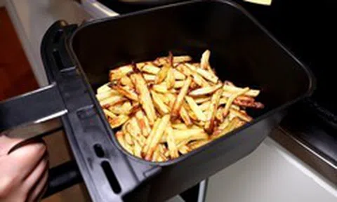 4 món đừng bao giờ nấu trong nồi chiên không dầu: Tăng nguy cơ ung thư, cháy nổ