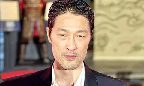 Johnny Trí Nguyễn bất ngờ ‘tái xuất’, kể cuộc sống độc thân kín tiếng ở tuổi 52