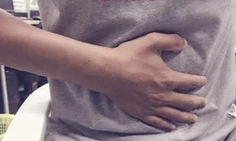 Một năm trước khi mắc ung thư dạ dày, cơ thể sẽ phát ra 4 dấu hiệu cảnh báo, không may là 80% người bệnh lại bỏ qua