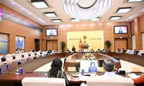 Bộ Tài chính đề xuất điều chỉnh ngưỡng doanh thu chịu thuế với hộ kinh doanh, giao Chính phủ quyết định