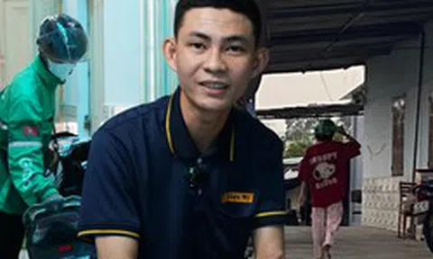 Chuyến xe 36 ngàn đồng giúp bé gái tìm cha của Trần Phi Vũ: "Đôi lúc cũng chạnh lòng vì hoàn cảnh mình khó khăn nên không giúp được nhiều"