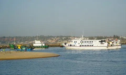 Nạo vét luồng Phan Thiết "kẹt" chỗ đổ thải: Hàng trăm nghìn khối bùn cát chờ bãi tiếp nhận