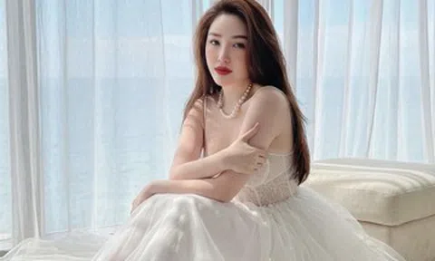 Lần hiếm hoi ca sĩ Thủy Tiên xuất hiện và chia sẻ 'muốn buông bỏ', Bảo Thy sexy