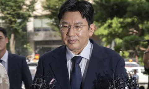 Ông trùm giải trí đối diện lệnh bắt giữ vì nghi thu lợi bất chính 3.400 tỷ đồng