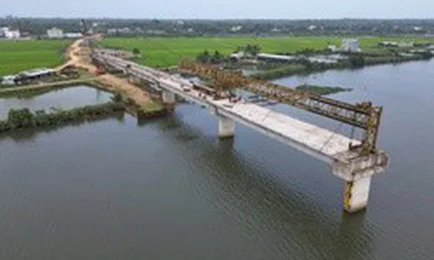 'Năm lần bảy lượt' được gia hạn, cầu 220 tỷ ở Đà Nẵng vẫn dang dở