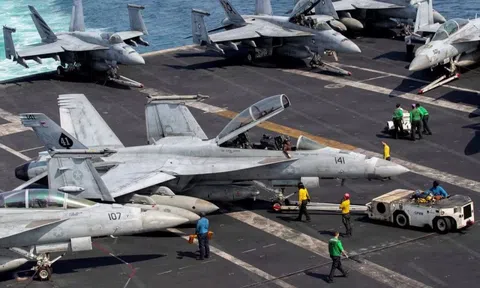 Chứng khoán Mỹ thăng hoa giữa chiến tranh