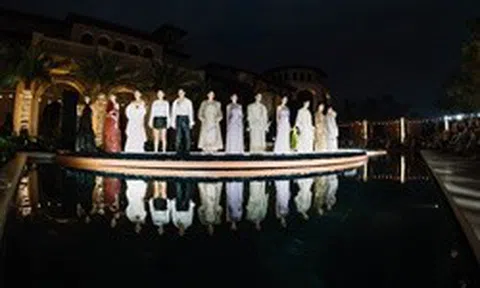 “Kiêu hãnh thầm lặng”: Show thời trang đẳng cấp mang dấu ấn Lakeside Residences