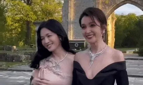 Diễn viên Song Hye Kyo khoe nhan sắc đẹp tựa nữ thần khi hội ngộ Lý Băng Băng