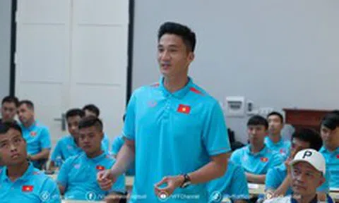 Cầu thủ lứa Thường Châu bất ngờ đi học bằng HLV ở tuổi 31: Đồng hương Công Phượng, được định giá 4,6 tỷ