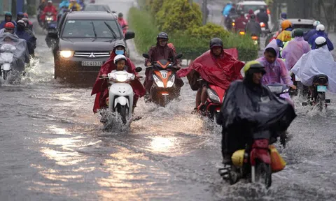 Dự báo thời tiết 26/4: Không khí lạnh dị thường tràn xuống, miền Bắc mưa dông kéo dài đến bao giờ?
