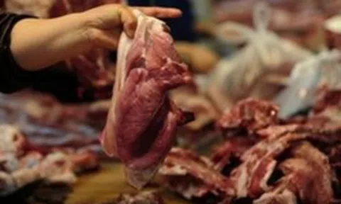 Dùng thịt động vật chết, phụ gia độc hại chế biến thực phẩm: Đề xuất phạt đến 100 triệu