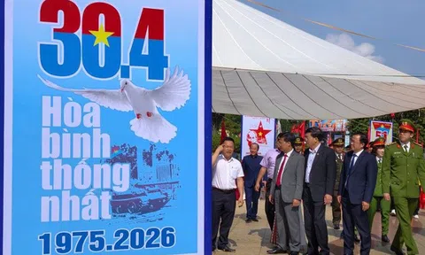 Lâm Đồng: Triển lãm tranh cổ động tấm lớn – lan tỏa ký ức lịch sử, khơi dậy niềm tự hào dân tộc