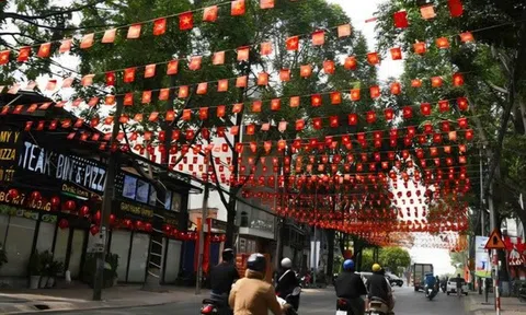 Đồng Nai rực rỡ cờ hoa ngày 30/4: Thành phố trẻ trực thuộc Trung ương với khí thế mới