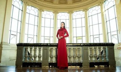 Tô Diệp Hà khoe nhan sắc rạng rỡ trong tà áo dài, hào hứng đón đại lễ 30-4