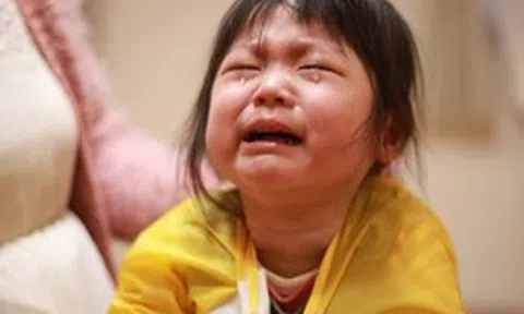 Cha mẹ mắng con là "bình thường", nhưng buột miệng nói ra những câu sau thì lại là CHUYỆN LỚN!