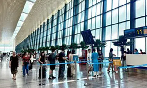 Hành khách tại sân bay Tân Sơn Nhất tăng gần 24% ngày cuối kỳ nghỉ lễ