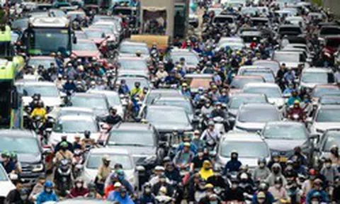 Cảnh tượng trên đường phố Hà Nội trong ngày đầu đi làm sau kỳ nghỉ lễ