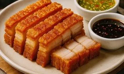 Bí mật đằng sau miếng thịt quay da nổ giòn rụm: Tại sao "cặp bài trùng" này có thể thay thế mọi loại gia vị đắt tiền?