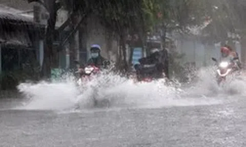 Gió mùa đông bắc sắp tràn về, mưa rất to