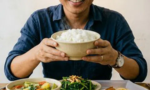 Lỡ ăn nhiều tinh bột, hãy làm điều này 2 phút
