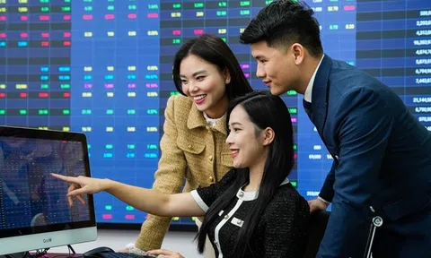 VN-Index tiến sát 1.925 điểm, khuyến nghị ưu tiên nhóm ngân hàng và tiêu dùng