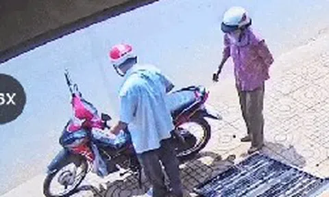 Cảnh chồng cởi áo giữa trưa nắng, lót yên xe cho vợ ngồi: Đoạn camera ở Đồng Nai đang gây bão