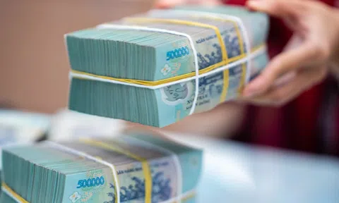 Lãi suất tiết kiệm đồng loạt hạ nhiệt