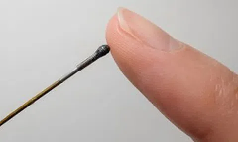 Phát minh như khoa học viễn tưởng của Trung Quốc làm rung chuyển ngành y tế: Thứ bé bằng hạt gạo tạo ‘xúc giác’ cho robot, phát hiện dễ dàng khối u ẩn sâu