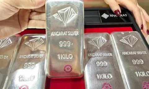 Giá bạc hôm nay (13/5):  Giá bạc trong nước và thế giới đồng loạt tăng mạnh, lập đỉnh mới