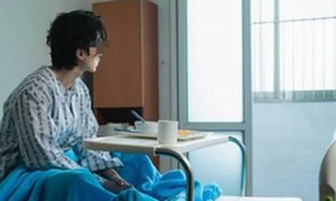 Chàng trai 28 tuổi KHÔNG đau, KHÔNG sụt cân nhưng phát hiện ung thư