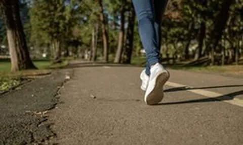 Nghiên cứu trên 100.000 người suốt 8 năm chứng minh: 1 môn thể thao kéo dài tuổi thọ hơn cả chạy hay bơi nhưng thường bị đánh giá thấp