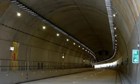 Không sao chép hay phụ thuộc nước ngoài, Việt Nam tạo kỳ tích ngay lần đầu tự xây hầm xuyên núi, giúp rút ngắn thời gian di chuyển qua cung đèo hiểm trở