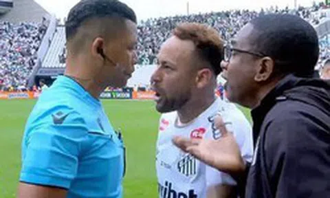 Clip Neymar nổi cơn thịnh nộ vì sai lầm khó tin của trọng tài