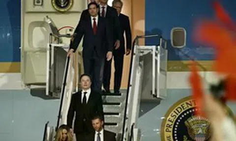 Vì sao CEO Jensen Huang được Tổng thống Trump mời đi cùng “Không lực Một” tới Trung Quốc vào phút chót?