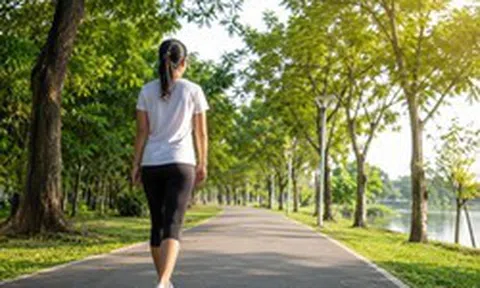 Đi bộ một lần nữa lại được chú ý, bác sĩ phát hiện: Càng đi bộ nhiều mạch máu càng sạch hơn?