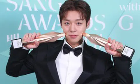 "Điện hạ" Park Ji-hoon đổ bộ TPHCM và Hà Nội
