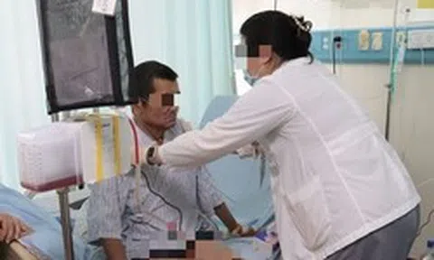 Người đàn ông mắc “vua trong các loại ung thư” nghẹn ngào: Giá như tôi không bỏ qua 2 bất thường khi tắm